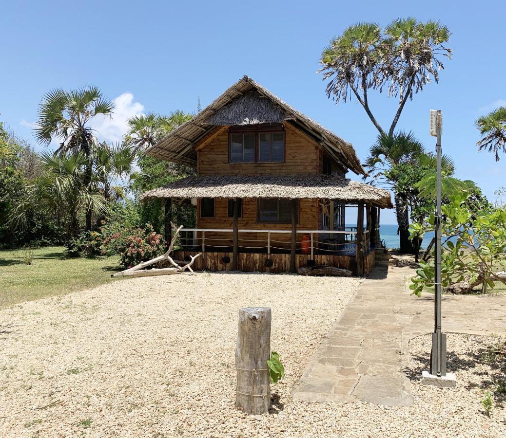 The Overhang Dar es Salaam Exterior photo