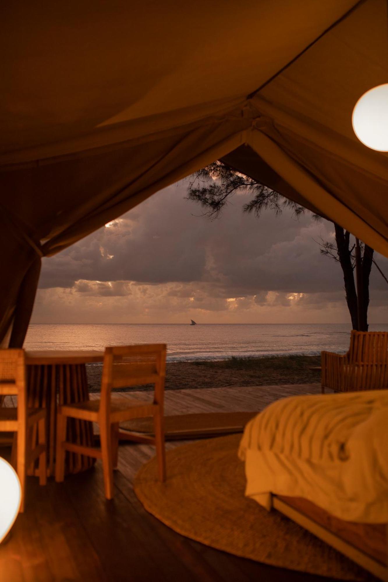 The Overhang Dar es Salaam Exterior photo